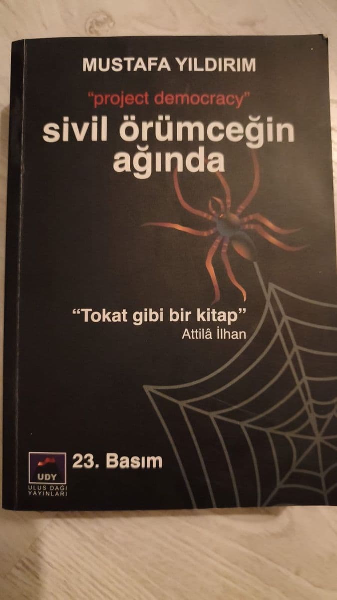 Sivil örümceğin ağında - MUSTAFA YILDIRIM ikinci el kitap