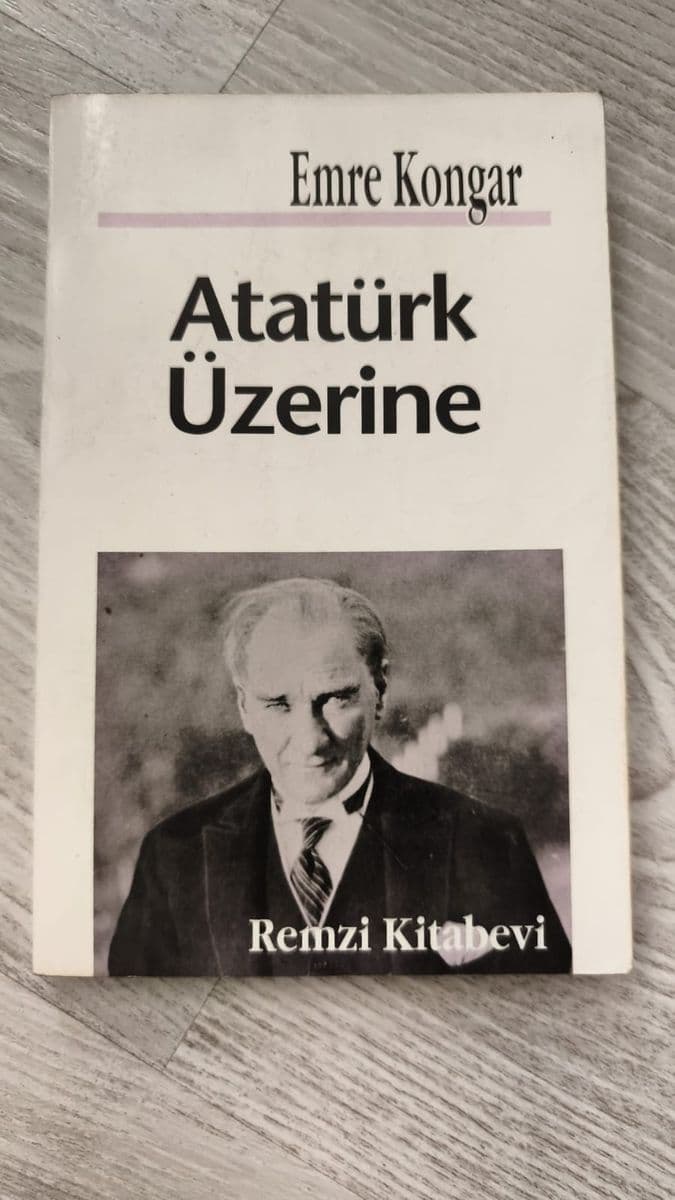 Atatürk Üzerine - Emre Kongar ikinci el kitap