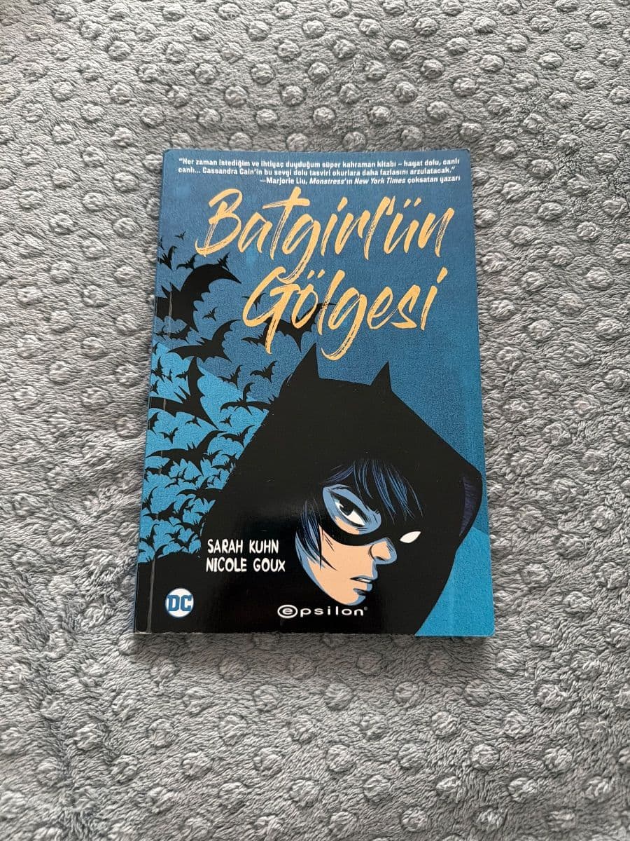 Batgirl'ün Gölgesi - Nicole Goux, Sarah Kuhn ikinci el kitap
