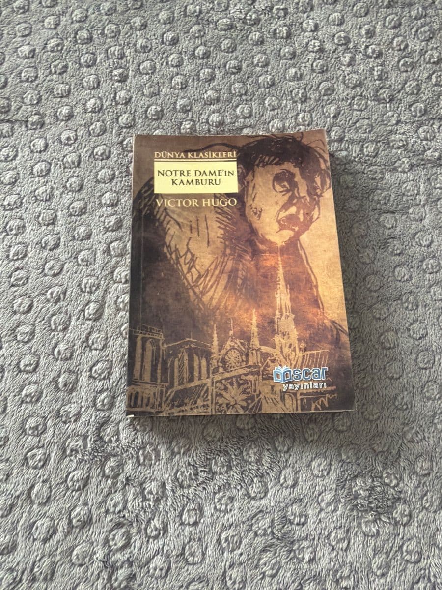 Notre Dame'ın kamburu - Victor Hugo ikinci el kitap