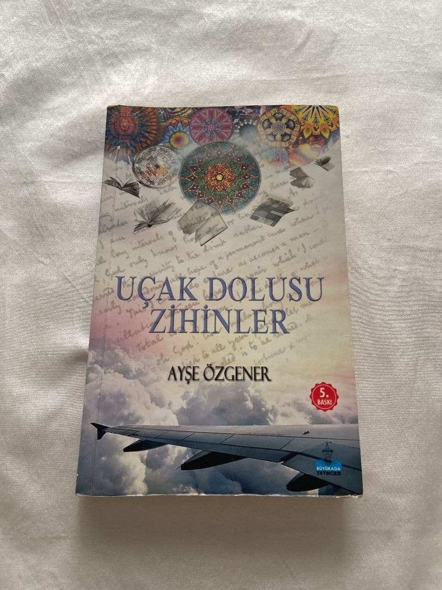 Uçak dolusu zihinler - Ayşe özgener ikinci el kitap