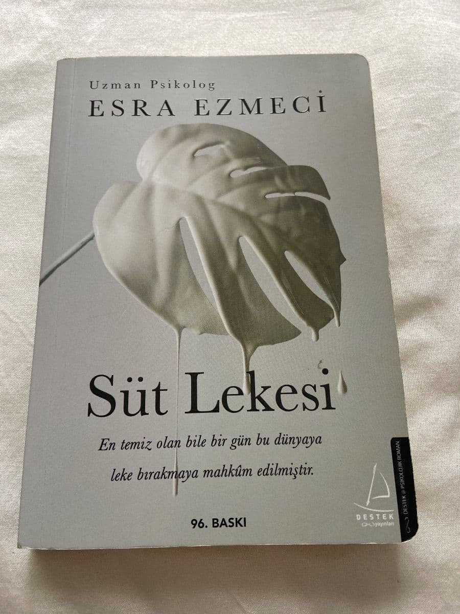 Süt Lekesi - Esra Ezmeci ikinci el kitap